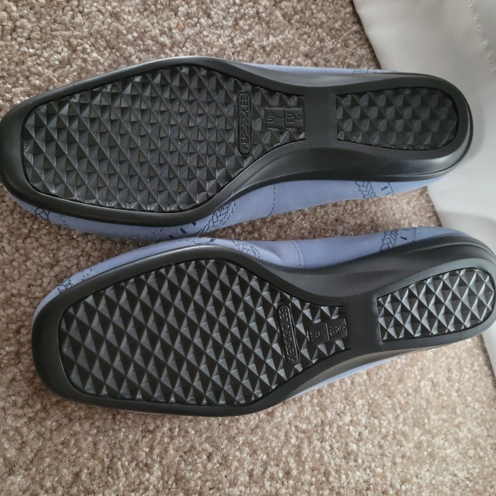 NWOT - Blue suede flats - Picture 3 of 9